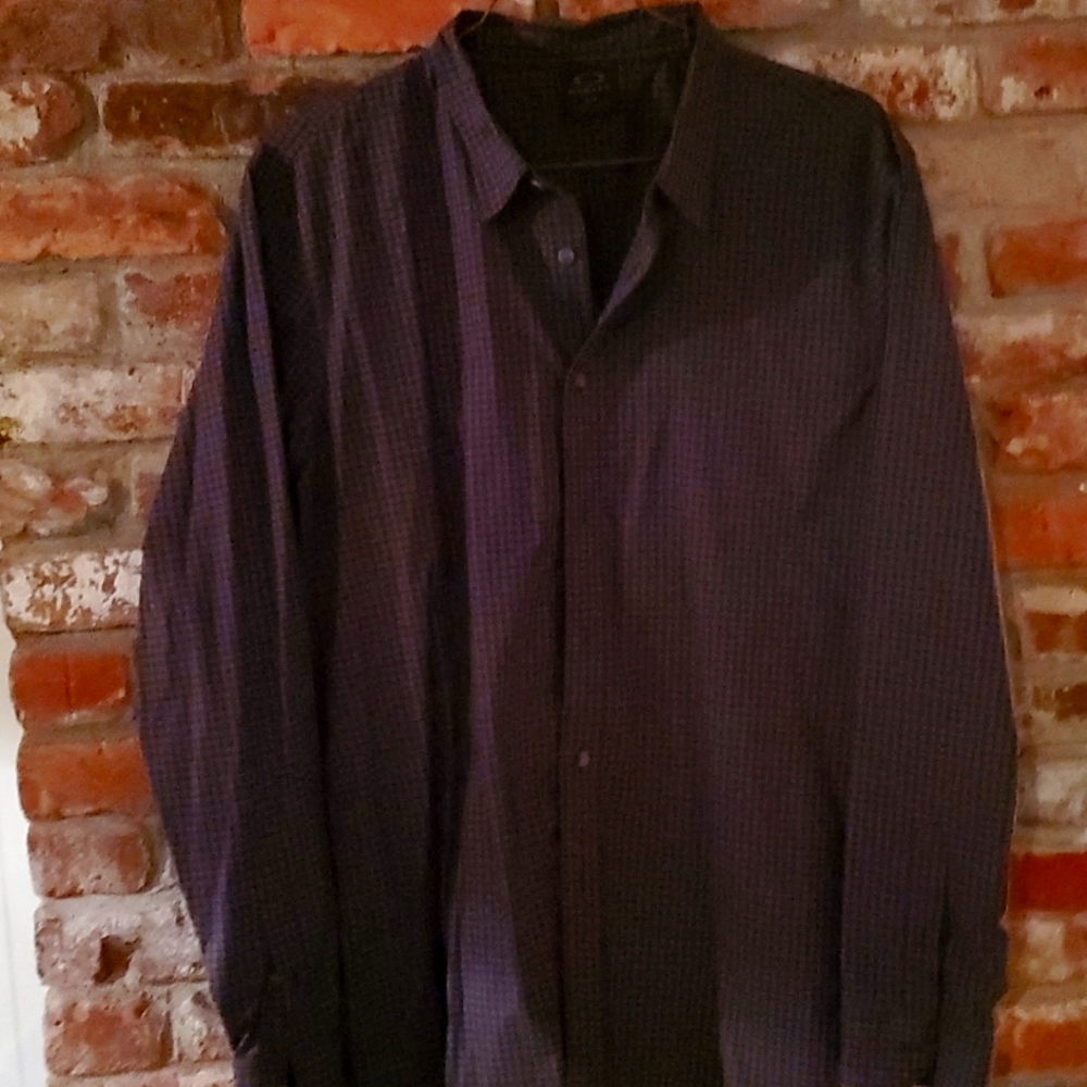 Mens Oakley shirt